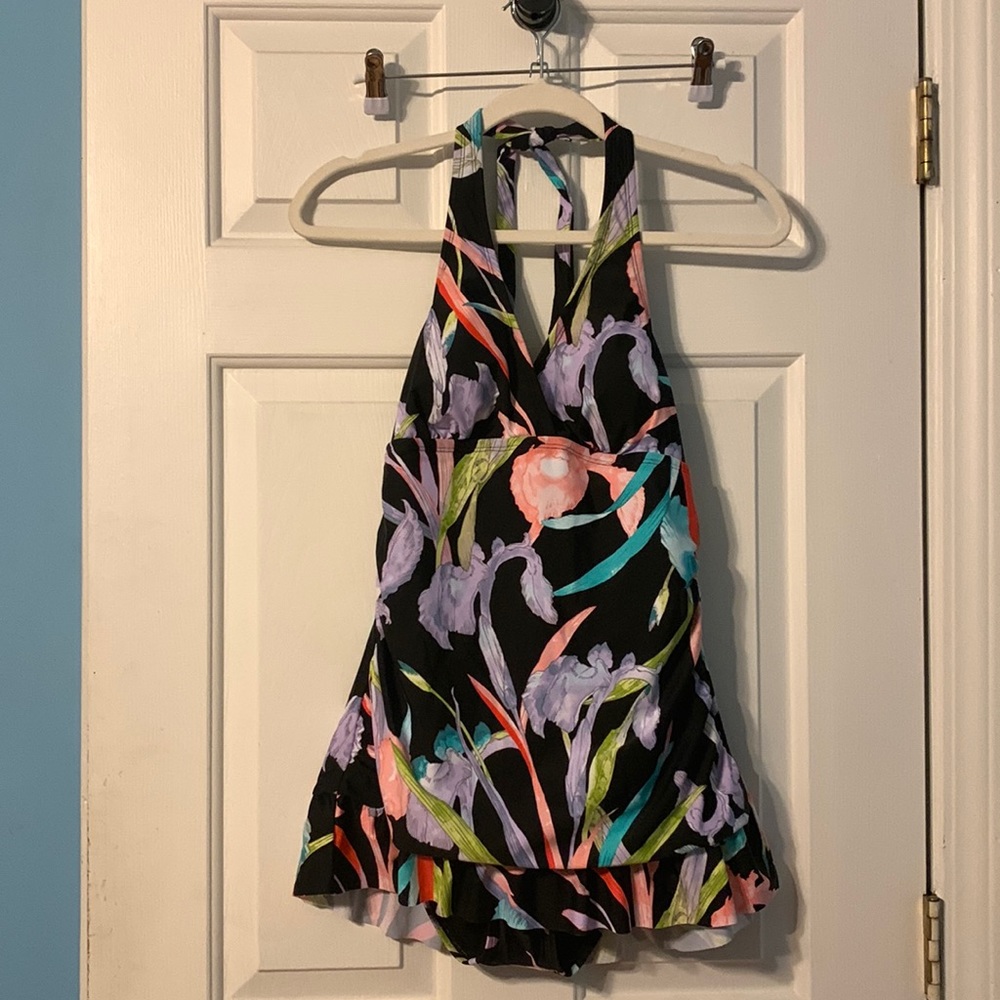 NWT size medium one piece Dip swim suit.